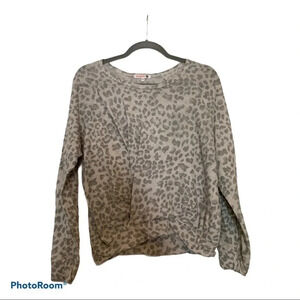 Sundry long sleeve leopard twist top sz S